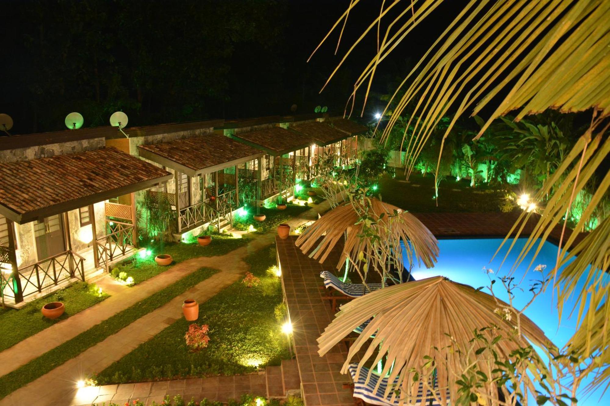 Villa Pinnawala & Restaurant Luaran gambar