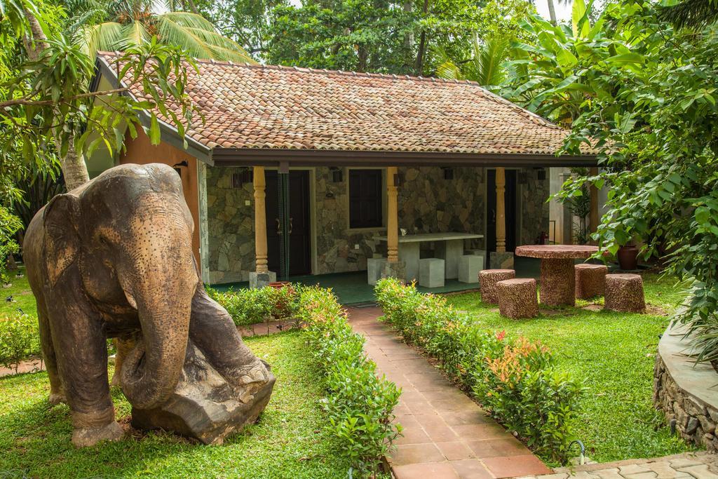 Villa Pinnawala Luaran gambar